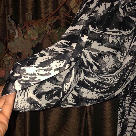 Top - Picture 4 of 6